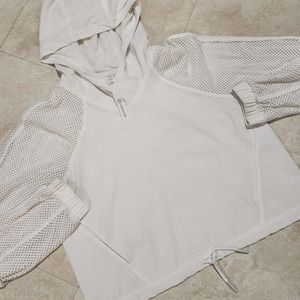 Lululemon Womens Size 6 Cropped Hooded Lightweight Breathable Athletica Jacket